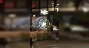 В Арнемі троє молодих амстердамців врізалися фургоном в ювелірний магазин — і відразу потрапили поліції