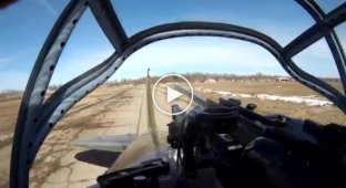 Вид из кабины стрелка в полете на штурмовике Ил-2