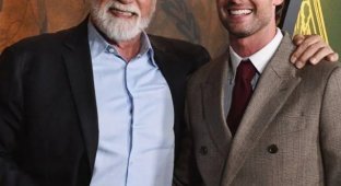 Arnold Schwarzenegger supported his son Patrick at the premiere (7 photos + video)