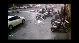 Ресторан взлетел на воздух и попал на видео в Китае