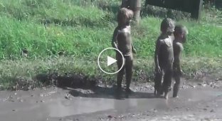Mom was dumbfounded when she saw what the kids were doing in the swamp
