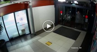 Вор на электрической инвалидной коляске