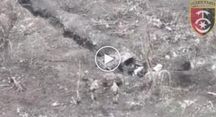 Ukrainian soldiers clear Russian positions and take prisoners in the Kupyansk direction