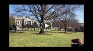 А вот и видео прибытия Зеленского в Белый дом на встречу с Байденом