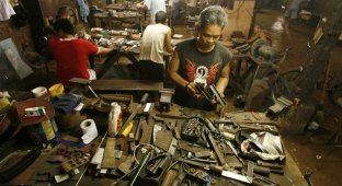Кустарное производство оружия на Филиппинах (27 фото)