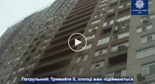 В одной из столичных многоэтажек женщина решила покончить жизнь самоубийством