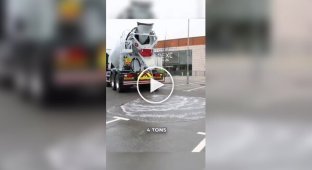 Немецкие инженеры создали асфальт, который пьет воду