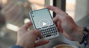 Clicks выпустила свой «анти-смартфон»