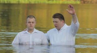 Чудное крещение (1 фото + 2 гифки)