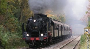 Steam locomotives-trains (136 photos)