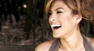 Eva Mendes celebrates her 50th birthday: the best and hottest photos of the actress (15 photos)