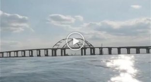 HIMARS плывут на Крымский мост, появилось видео