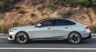 Updated fifth series BMW, which received an electric version of the i5 (3 photos + video)