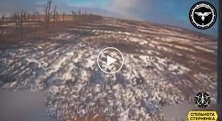 Near Avdeevka, a Russian tries to shoot down an FPV drone by throwing a machine gun at it