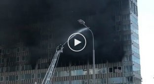 Пожар в центре Москвы в «доме-книжке»