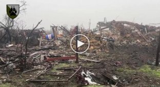 Безлюдное село Работино: жуткие кадры уничтоженных оккупантами домов на Запорожье