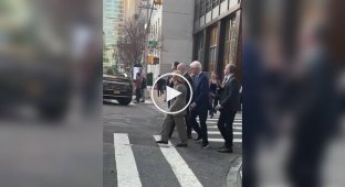 Bill Clinton crashed into Hillary on the street of New York