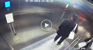 In an Odessa residential complex, a woman could not figure out the new elevator (profanity)