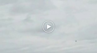 Yesterday, a Russian Su-25 attack aircraft was shot down over Maryinka. Footage from the ground