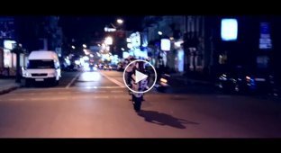 Ночные трюки на мотоцикле в Киеве