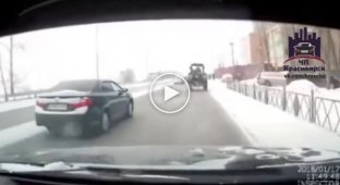 В Красноярске легковой автомобиль столкнулся с автобусом