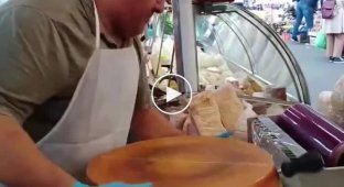 How to cut a head of parmigiano-reggiano cheese