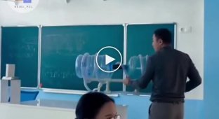 A physics teacher from Kazakhstan created a blaster gun from Water cooler bottles