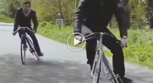 Трокадеро Фикси — экспериментальный велосипед, с подвижной рамой