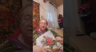 Как Двачеры помогли пенсионерке стать известной и забыть про одиночество (3 фото + 1 видео)