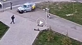 В Челябинске курьер спас людей из дымящейся машины
