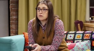 Mayem Bialik celebrates 47th birthday: how Amy Farrah Fowler lives after The Big Bang Theory (17 photos)