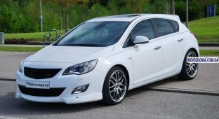 Opel Astra получил внешний тюнинг от Steinmetz (10 фото)