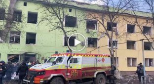 Российские фашисты целенаправленно сбросили несколько авиабомб на детскую больницу в Мариуполе