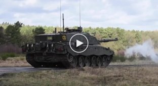 Министерство обороны Великобритании опубликовало видео работы танков Challenger 2, которые планируют передать Украине