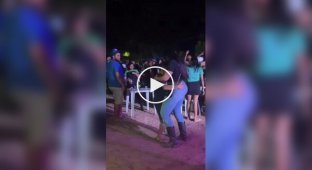 A woman joined a stranger's dance