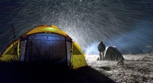 Жизнь в палатке зимой (13 фото)