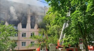 Камера наблюдения зафиксировала взрыв в московской пятиэтажке (3 фото + 3 видео)