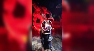 An anime fan proposed to his girlfriend in the style of their favorite show.