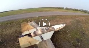 An aircraft modeller from Rostov made a plane powered by a turbojet engine in his garage