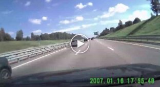 Непонятный маневр шевроле на Новорижском шоссе (тише звук)  