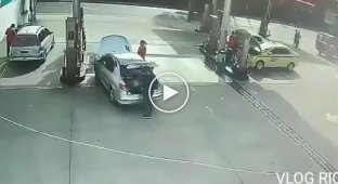 Explosion of a gas cylinder at a gas station