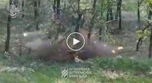 Росіянин намагався відстрілюватися від дрона-камікадзе, але оператор 3 ОШБр ліквідував його