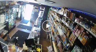 A store owner beat up a robber