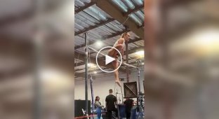 The Korbut loop banned in gymnastics: what happens when you train it