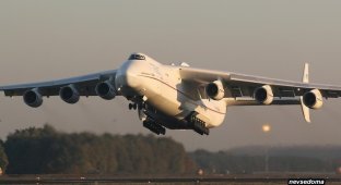 Самый большой самолет в мире Ан-225 (24 фото)