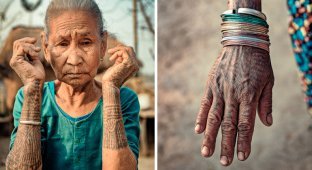 Три истории, скрывающиеся за татуировками старейших женщин племени Тхару (16 фото)
