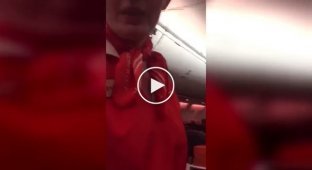Когда долго лететь, а в самолете скучно. Пассажир устроил истерику на рейсе в Азербайджан