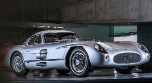 10 most expensive cars sold at auction in 2022 (11 photos)