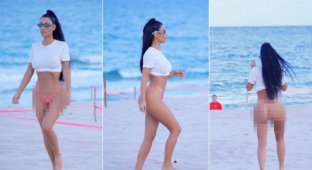 Ким Кардашян в стрингах на пляже (24 фото)