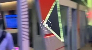 Парень своим ударом буквально гасит свет